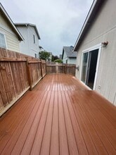 1043 NE Cordero Pl in Oak Harbor, WA - Building Photo - Building Photo