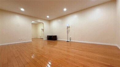 148-03 61st Rd in Queens, NY - Building Photo - Building Photo