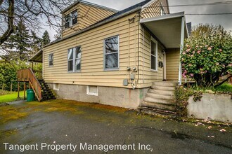 6315 E Burnside St in Portland, OR - Building Photo - Building Photo