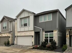 8409 Soaring Sky Ln in Houston, TX - Building Photo