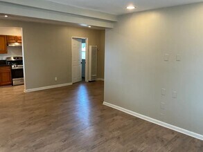 7516 Cartwright Ave in Los Angeles, CA - Building Photo - Building Photo