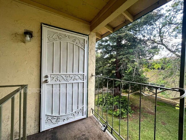 4552 Ashcroft Ave in Sacramento, CA - Building Photo - Building Photo