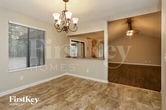 10178 Indian Princess Rd W in Jacksonville, FL - Foto de edificio - Building Photo