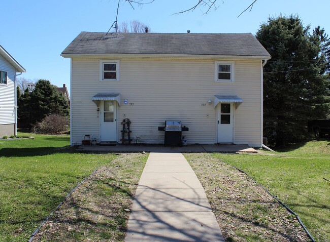 property at 535 W Kinne St