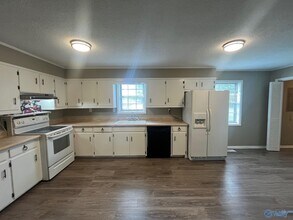 726 Larkwood Cir SW in Hartselle, AL - Building Photo - Building Photo