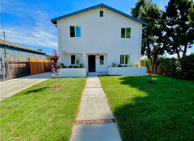 558 W 89th St-Unit -89(558 1/2B) in Los Angeles, CA - Foto de edificio - Building Photo
