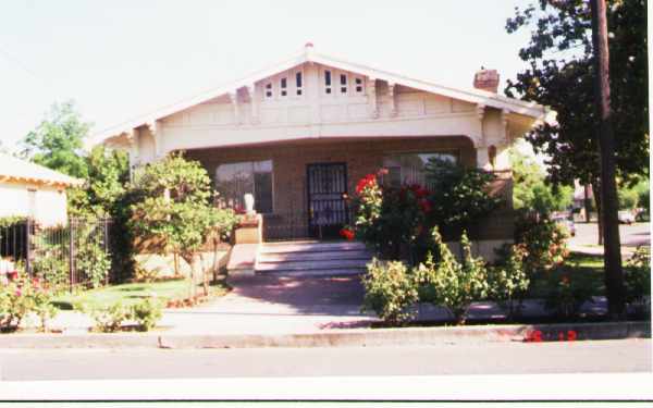 204 E Anderson St in Stockton, CA - Building Photo