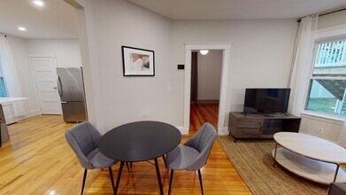 18 Sudan St, Unit 1T in Boston, MA - Foto de edificio - Building Photo