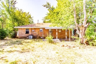 2205 NW Smith Ave in Lawton, OK - Building Photo - Building Photo