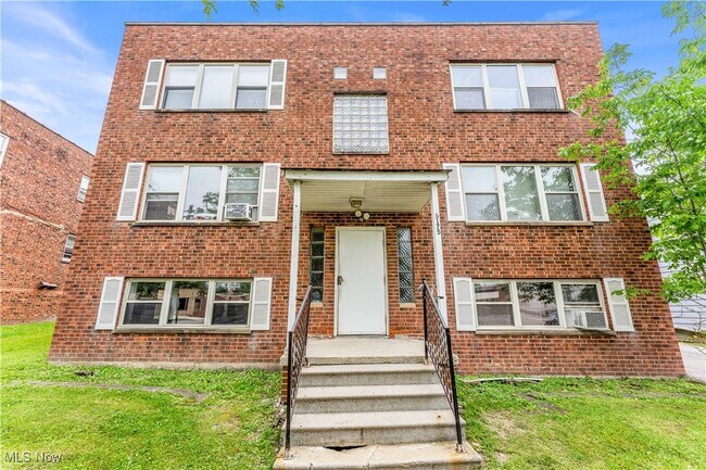 property at 5175 Warrensville Center Rd