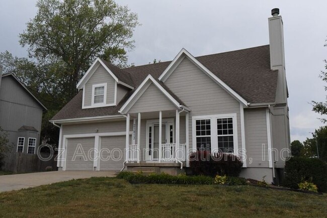 21813 S Vine St in Spring Hill, KS - Building Photo - Building Photo