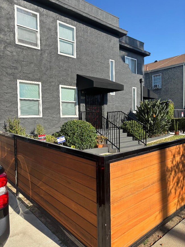 1329 S Highland Ave, Unit 1329