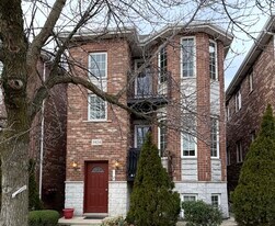 5924 N Milwaukee Ave in Chicago, IL - Building Photo