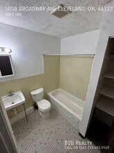 5058 Broadway Ave in Cleveland, OH - Building Photo - Building Photo