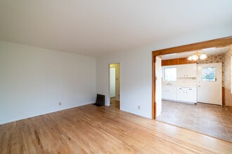 2217 Addison Way in Los Angeles, CA - Building Photo - Building Photo