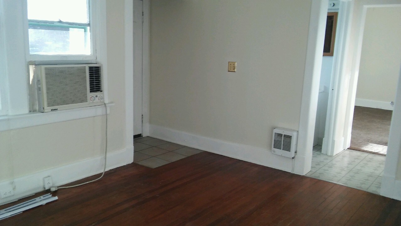 1071 Willow Branch Ave in Jacksonville, FL - Building Photo