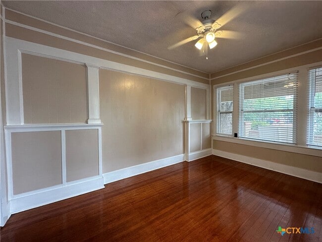 420 W San Antonio St in San Marcos, TX - Building Photo - Building Photo