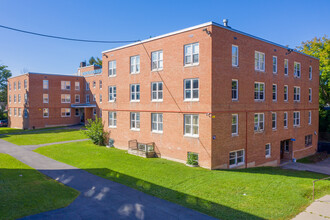 Ballantyne Gardens in Syracuse, NY - Building Photo - Building Photo