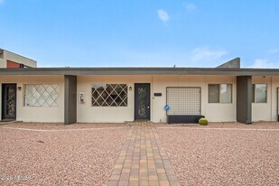 7101 E Wilshire Dr in Scottsdale, AZ - Building Photo