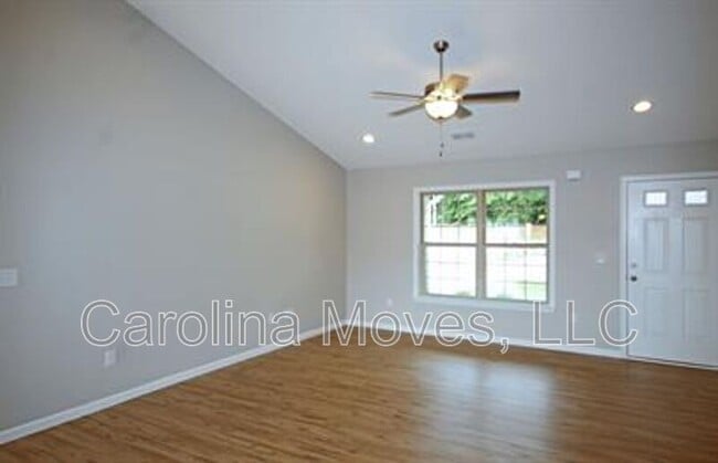 105 Lockeland Park Dr in Simpsonville, SC - Building Photo - Building Photo