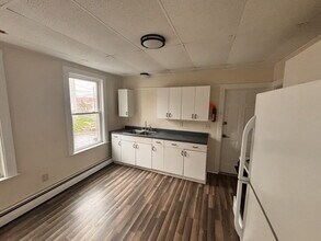 746 Middle St-Unit -Unit 1 in Bath, ME - Building Photo - Building Photo