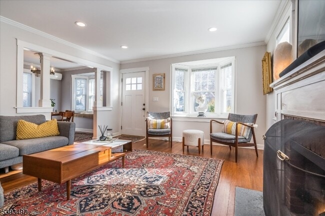 203 Locust Dr in Cranford, NJ - Building Photo - Building Photo