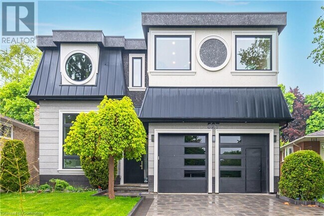 527 Vyner Crescent in Oakville, ON - Building Photo - Building Photo