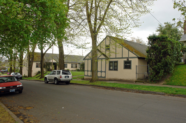 2515 NE 9th Ave in Portland, OR - Building Photo - Building Photo