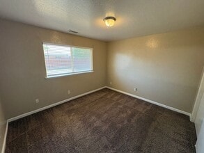 941 S T St in Tulare, CA - Building Photo - Building Photo