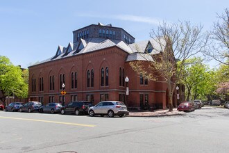 201 W Brookline St in Boston, MA - Foto de edificio - Building Photo