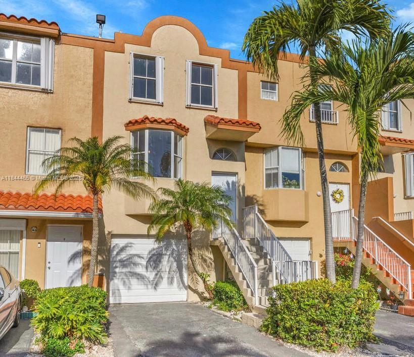 390 NW 86th Ct in Miami, FL - Building Photo