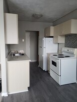 772 Stirling Av S in Kitchener, ON - Building Photo