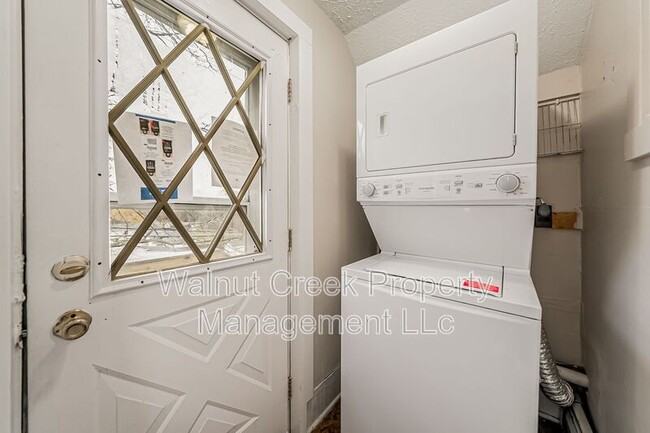 870 S Main St in Amherst, OH - Foto de edificio - Building Photo