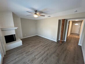 2101 Plymouth Rock Dr in Richardson, TX - Building Photo - Building Photo