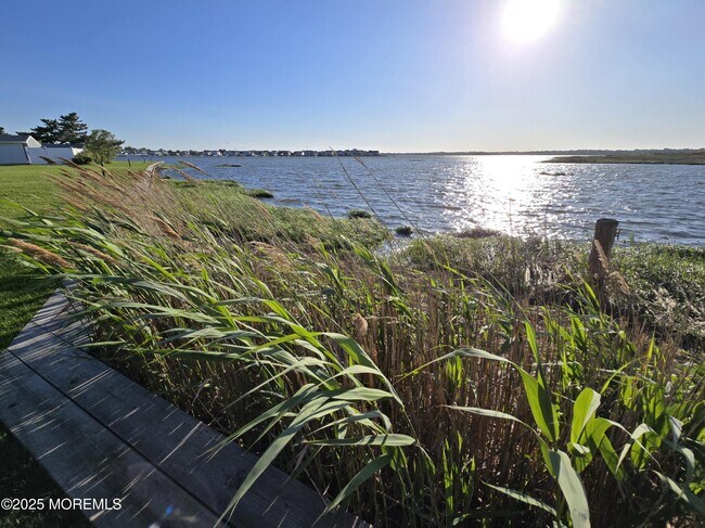 100 Seaview Ave in Monmouth Beach, NJ - Building Photo - Building Photo