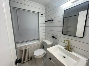 21 Standish Rd in Stamford, CT - Building Photo - Building Photo