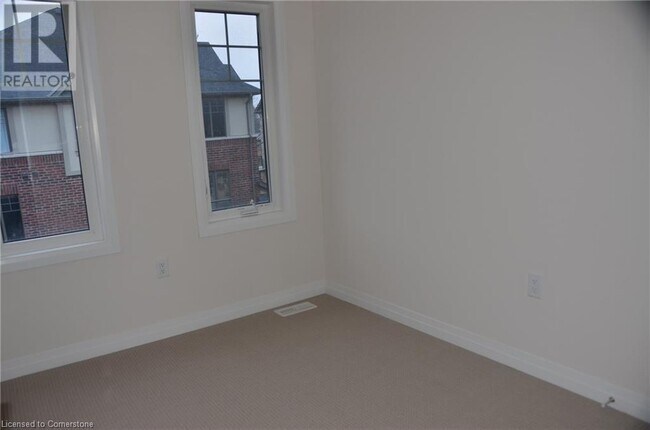 16 Workman Ln in Ancaster, ON - Building Photo - Building Photo