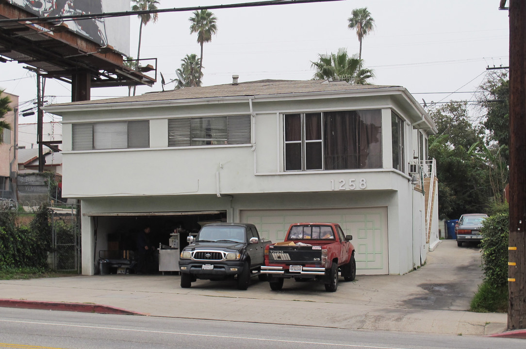 1258 N Virgil Ave in Los Angeles, CA - Foto de edificio