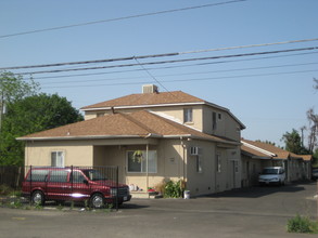 2435 Rio Linda Blvd in Sacramento, CA - Building Photo - Building Photo