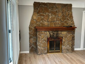2175 Ridgemont Rd in Grosse Pointe Woods, MI - Building Photo - Building Photo