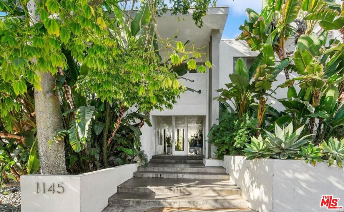 1145 Larrabee St in West Hollywood, CA - Foto de edificio