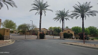 127 E Carob Dr in Chandler, AZ - Building Photo - Building Photo