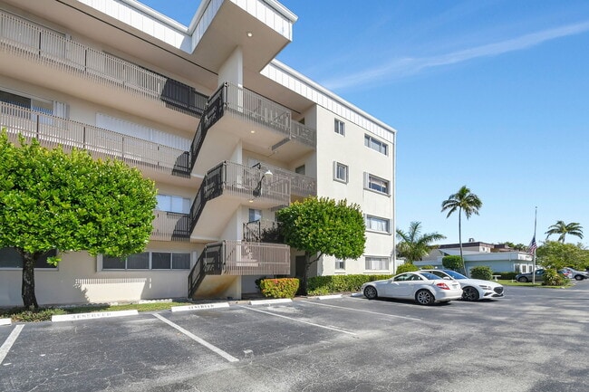 property at 300 Waterway Dr S