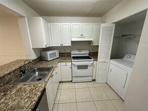 1450 SE 3rd Ave in Dania Beach, FL - Building Photo - Building Photo