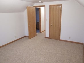 2008 Fairview Dr in Cedar Falls, IA - Building Photo - Building Photo