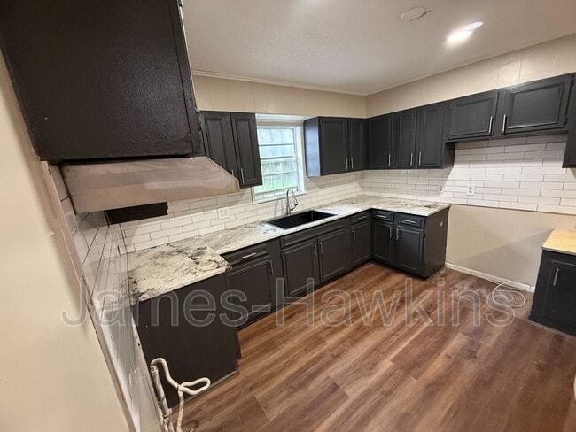 917 Edgar D Nixon Ave in Montgomery, AL - Building Photo - Building Photo