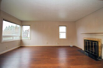 2718 SE 58th Ave in Portland, OR - Building Photo - Building Photo