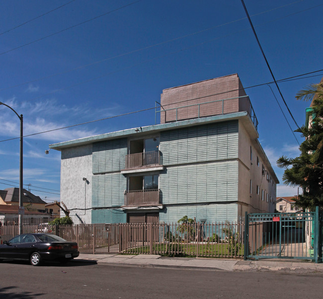 2335 Wall St in Los Angeles, CA - Building Photo - Building Photo