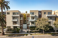 Legendary Place in Los Angeles, CA - Foto de edificio - Building Photo