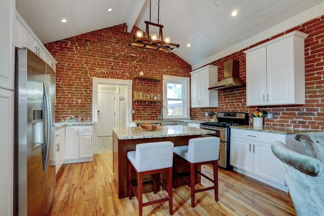 property at 727 Kalamath St
